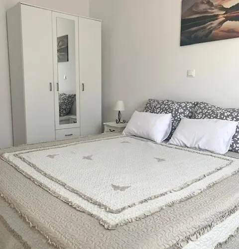 *New Apartment* Petra